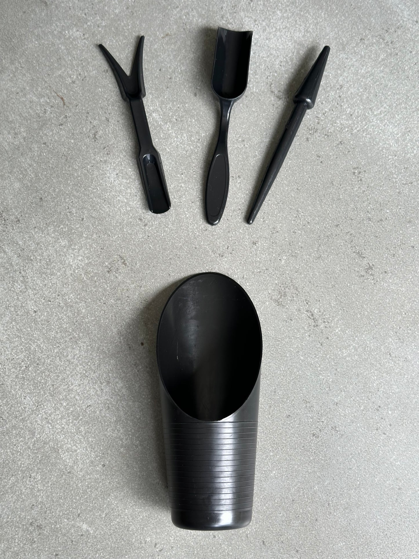 Pelle de rempotage et ses outils